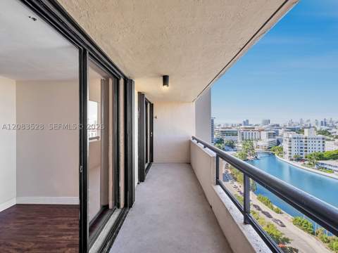 2555 Collins Ave 1604, Miami Beach FL - photo 11 of 31