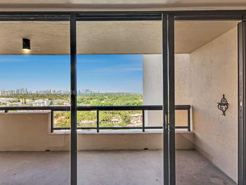 2555 Collins Ave 1604, Miami Beach FL - photo 13 of 31