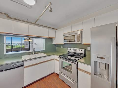 2555 Collins Ave 1604, Miami Beach FL - photo 19 of 31