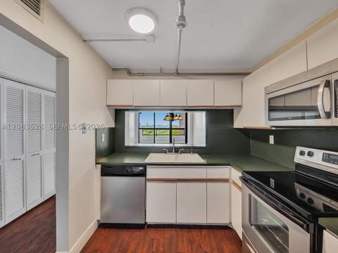 2555 Collins Ave 1604, Miami Beach FL - photo 20 of 31