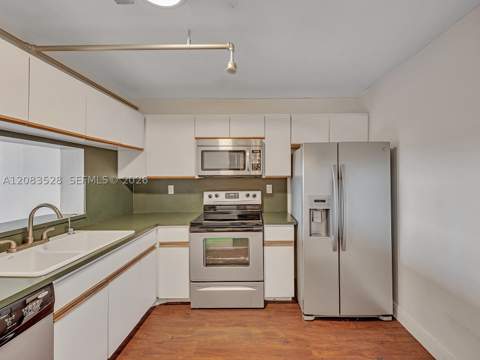 2555 Collins Ave 1604, Miami Beach FL - photo 22 of 31