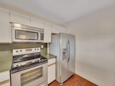 2555 Collins Ave 1604, Miami Beach FL - photo 23 of 31