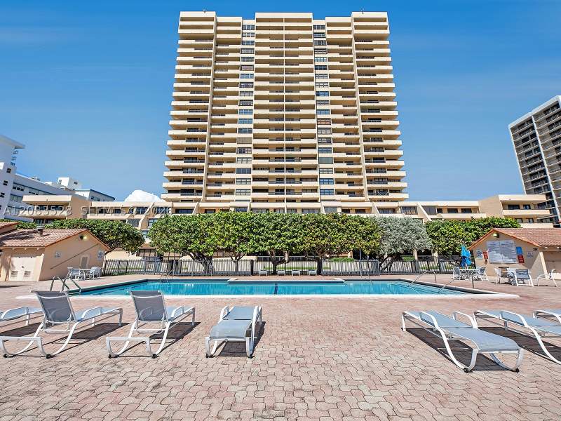1 bedroom Condominium at 2555 Collins Ave 1604, Club Atlantis Condo, Miami Beach — photo 4