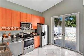 2240 NE 37th Rd, Homestead FL - photo 16 of 52