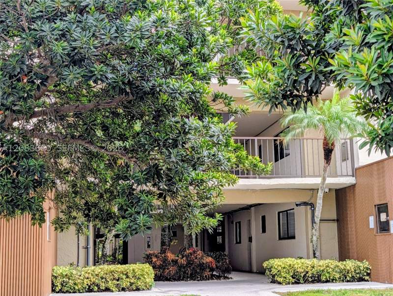 2 bedroom Condominium at 8075 SW 107th Ave 123, The Horizons Condo #7, Miami — photo 2