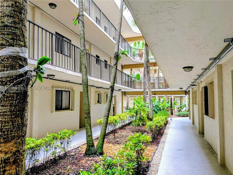 2 bedroom Condominium at 8075 SW 107th Ave 123, The Horizons Condo #7, Miami — photo 3