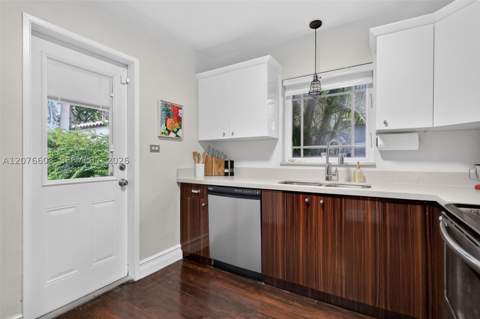 704 NE 88th St, Miami FL - photo 10 of 30