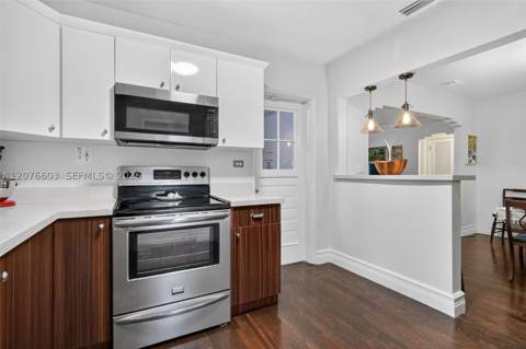 704 NE 88th St, Miami FL - photo 11 of 30