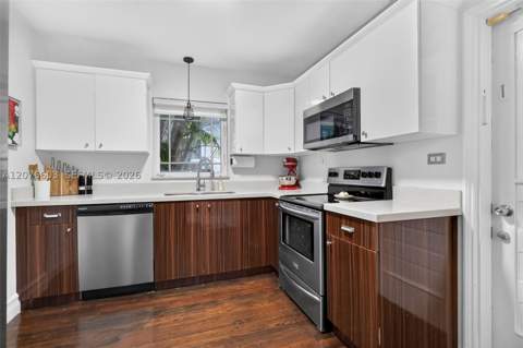 704 NE 88th St, Miami FL - photo 9 of 30
