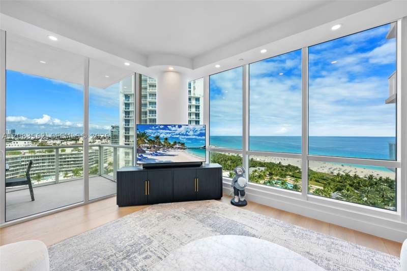 4 bedroom Condominium at 100 S Pointe Dr 1409/10, Continuum On South Beach C, Miami Beach — photo 2