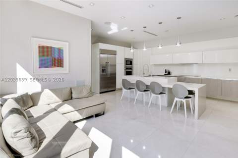 137 W Shore Dr, Miami FL - photo 15 of 24