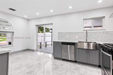 3197 W 79th Pl, Hialeah FL - photo 18 of 33