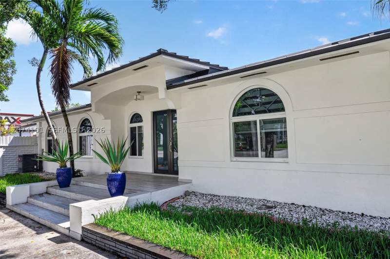 4 bedroom SingleFamilyResidence at 3197 W 79th Pl, Ponderosa Phase 2, Hialeah — photo 2