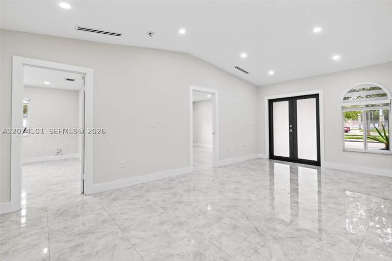 4 bedroom SingleFamilyResidence at 3197 W 79th Pl, Ponderosa Phase 2, Hialeah — photo 5