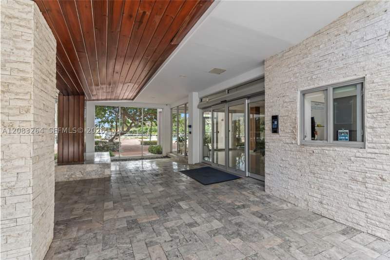 1 bedroom Condominium at 9100 W Bay Harbor Dr 5B, Blair House Condo - West, Bay Harbor Islands — photo 3