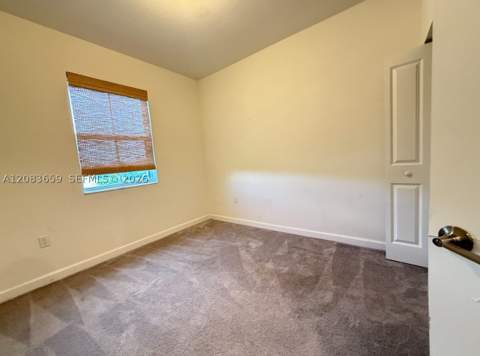 1100 SE 26th Ter, Homestead FL - photo 12 of 27