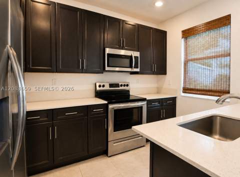 1100 SE 26th Ter, Homestead FL - photo 7 of 27