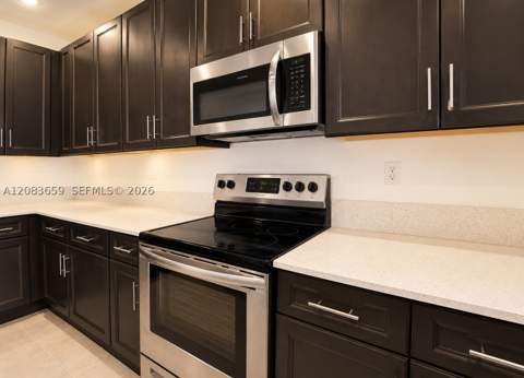 1100 SE 26th Ter, Homestead FL - photo 8 of 27