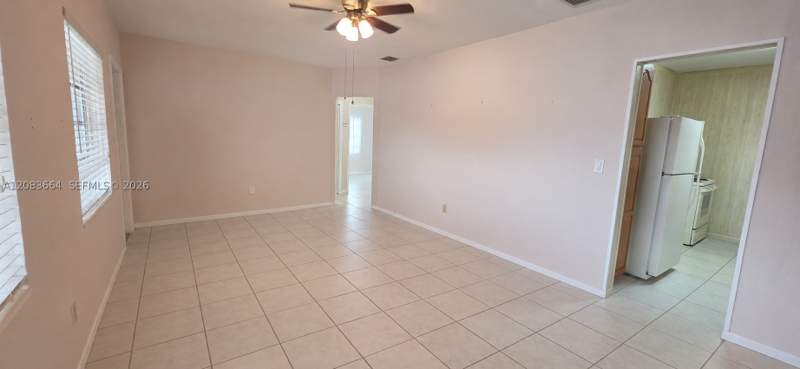 3 bedroom SingleFamilyResidence at 126 W 35th St, Bradley Heights, Hialeah — photo 4