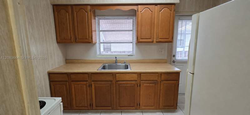 3 bedroom SingleFamilyResidence at 126 W 35th St, Bradley Heights, Hialeah — photo 5
