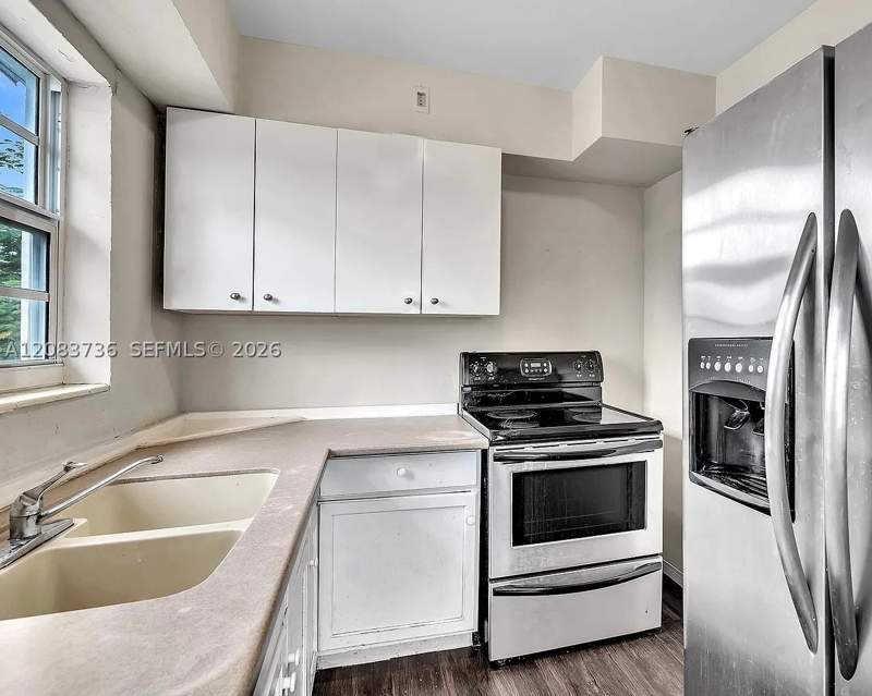 2 bedroom Condominium at 1451 NE 170th St 201A, Colonial Court Condo Bldg, North Miami Beach — photo 3
