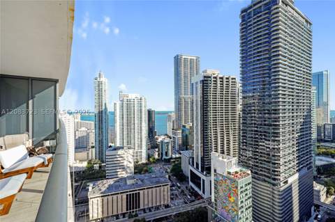 45 SW 9th St 3405, Miami FL - photo 20 of 32
