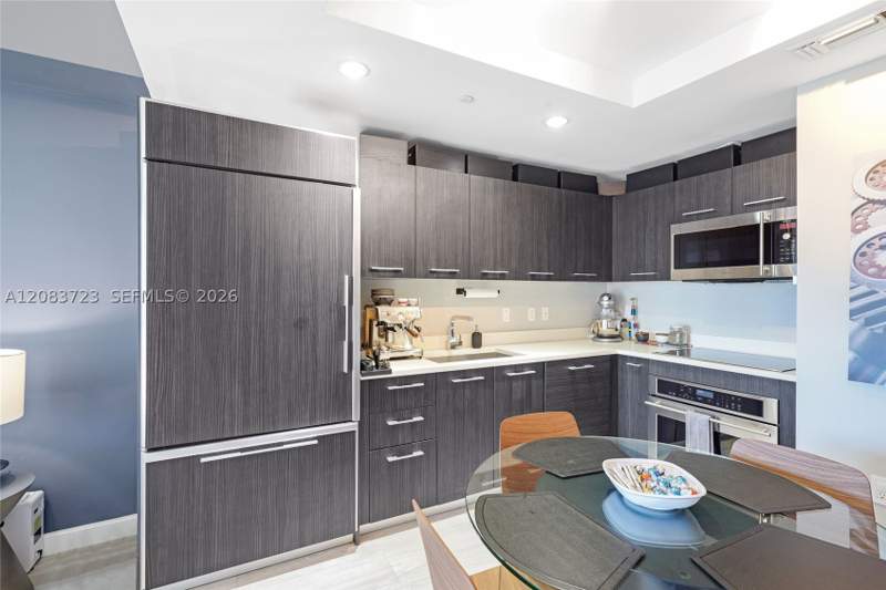 1 bedroom Condominium at 45 SW 9th St 3405, Brickell Heights East Con, Miami — photo 4