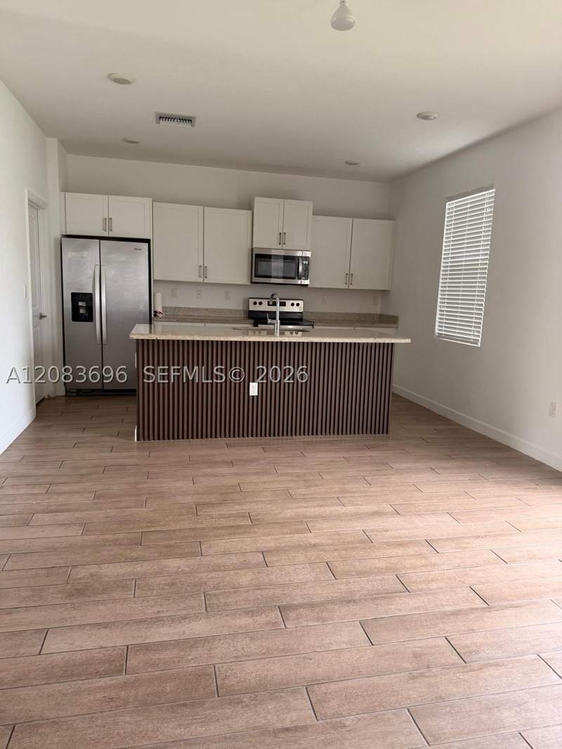 4 bedroom SingleFamilyResidence at 13219 SW 270th Ter, Lucky Start At Sunrise Es, Homestead — photo 4
