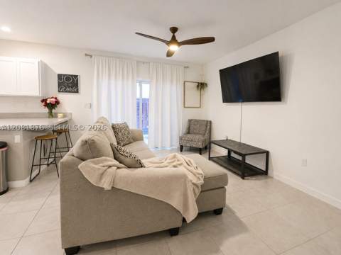 489 NE 4th St, Florida City FL - photo 7 of 37