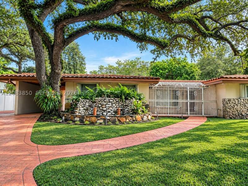 4 bedroom SingleFamilyResidence at 2161 NE 190th Ter, Sky Lake Enchanted Garden, Miami — photo 2