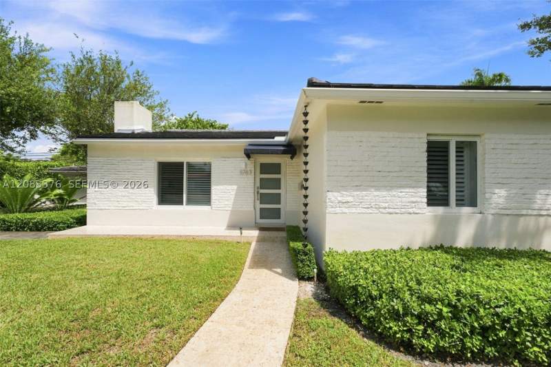 3 bedroom SingleFamilyResidence at 5763 SW 51st St, Biltmore Heights Red Rd A, Miami — photo 4