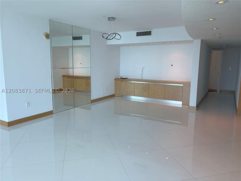 3 bedroom Condominium at 1800 N Bayshore Dr 3601, 1800 Club Condo, Miami — photo 4