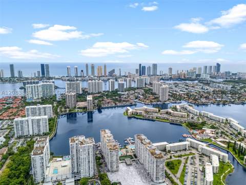 18071 Biscayne Blvd Ph04 & Ph03, Aventura FL - photo 15 of 26