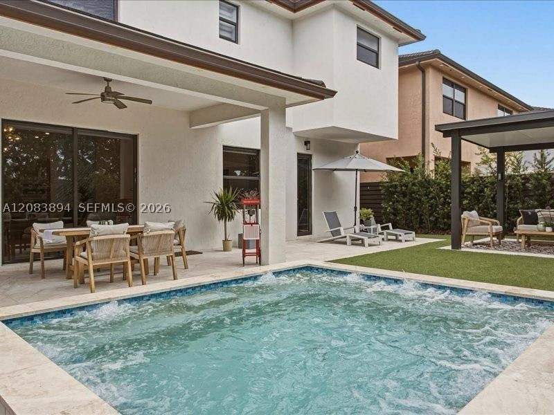 4 bedroom SingleFamilyResidence at 15603 NW 88th Ave, Dunnwoody Lake, Miami Lakes — photo 3