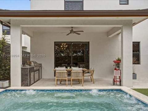 15603 NW 88th Ave, Miami Lakes FL - photo 7 of 33