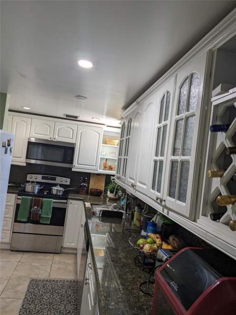 8001 N Crespi Boulevard 2C, Miami Beach FL - photo 15 of 24