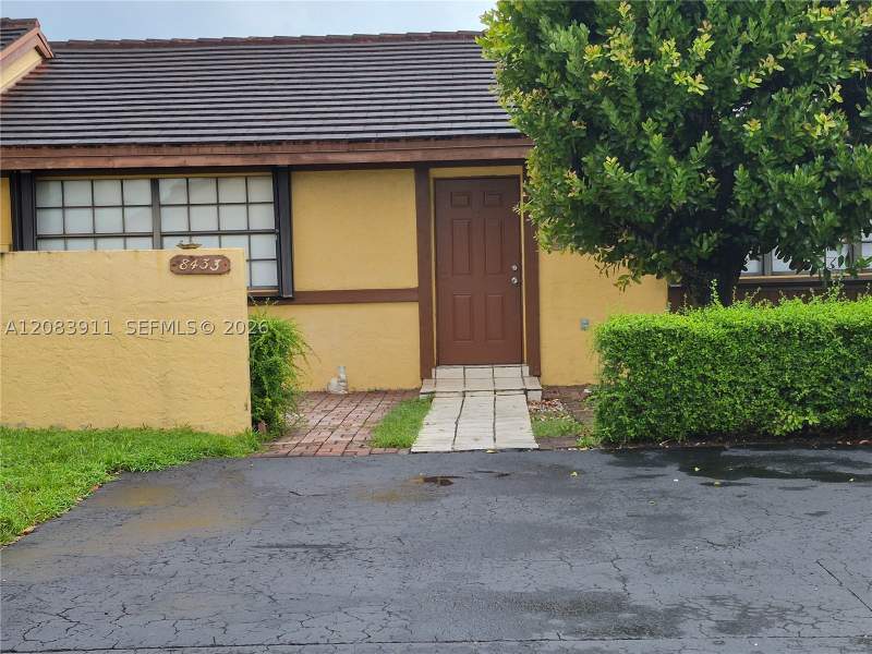 2 bedroom Townhouse at 8433 SW 147th Pl, Kendale Lakes West Townho, Miami — photo 2