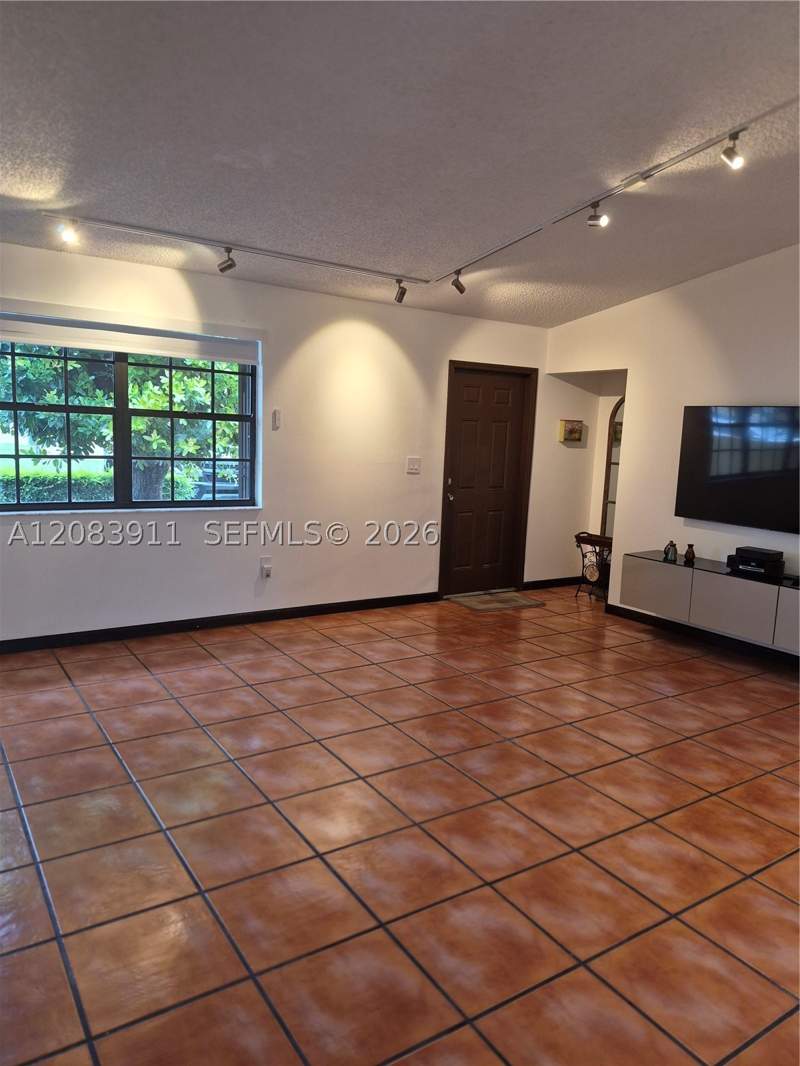 2 bedroom Townhouse at 8433 SW 147th Pl, Kendale Lakes West Townho, Miami — photo 3