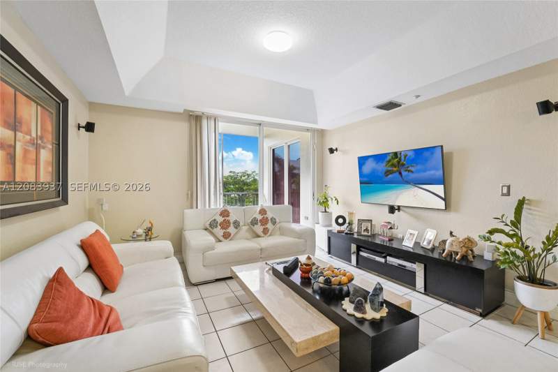 3 bedroom Condominium at 10710 NW 66th St 313, Captiva Condo E, Doral — photo 2
