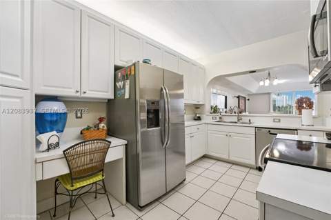 10710 NW 66th St 313, Doral FL - photo 7 of 16