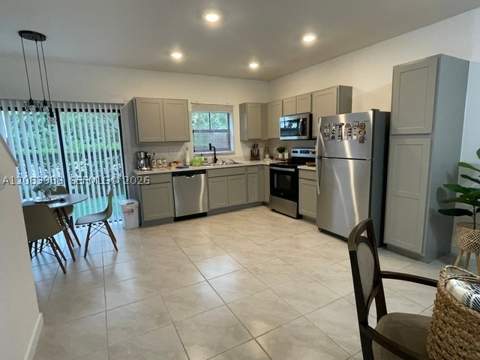 326 NE 1st Dr, Florida City FL - photo 11 of 11