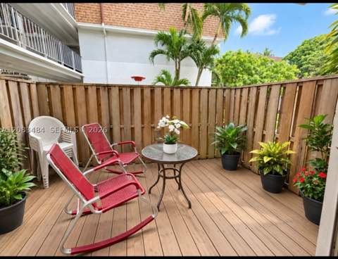 9631 SW 77 Av 101 C, Miami FL - photo 14 of 18