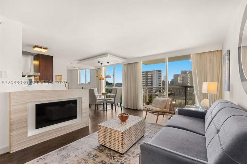 1 bedroom Condominium at 1688 West Ave 806, West Bay Plaza Condo, Miami Beach — photo 2