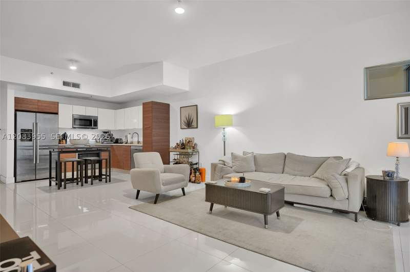 1 bedroom Condominium at 1010 SW 2nd Ave 2005, Brickell Ten Condo, Miami — photo 2