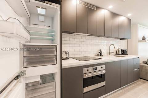 227 NE 2nd St 3001, Miami FL - photo 9 of 32