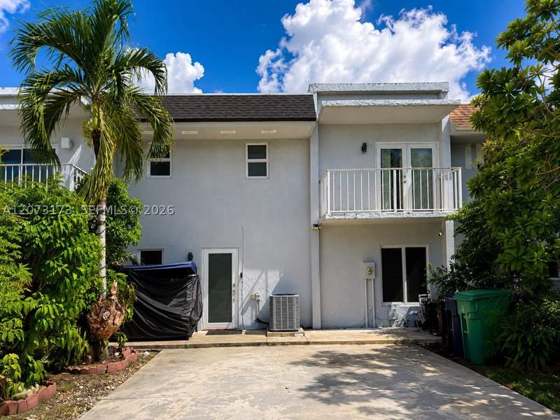 3 bedroom Townhouse at 11221 SW 33rd Cir Pl, Karlan Townhouses Sub, Miami — photo 2