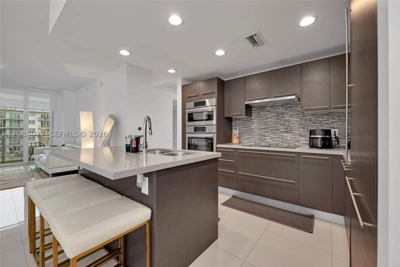2 bedroom Condominium at 7825 NW 107th Ave 507, Midtown Doral, Doral — photo 2