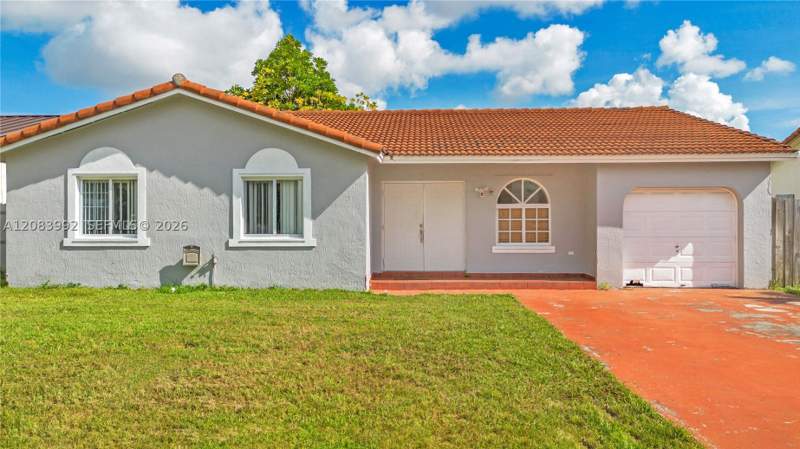 4 bedroom SingleFamilyResidence at 15421 SW 177th Ter, Majestic Estates 1st Addn, Miami — photo 3