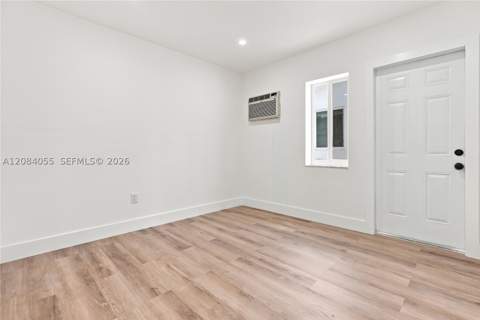 4795 E 8th Ct, Hialeah FL - photo 10 of 27