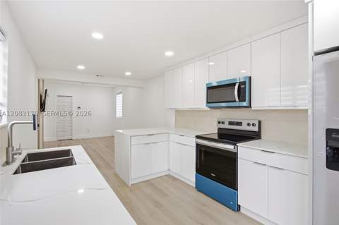 1260 NE 155th St, North Miami Beach FL - photo 6 of 37